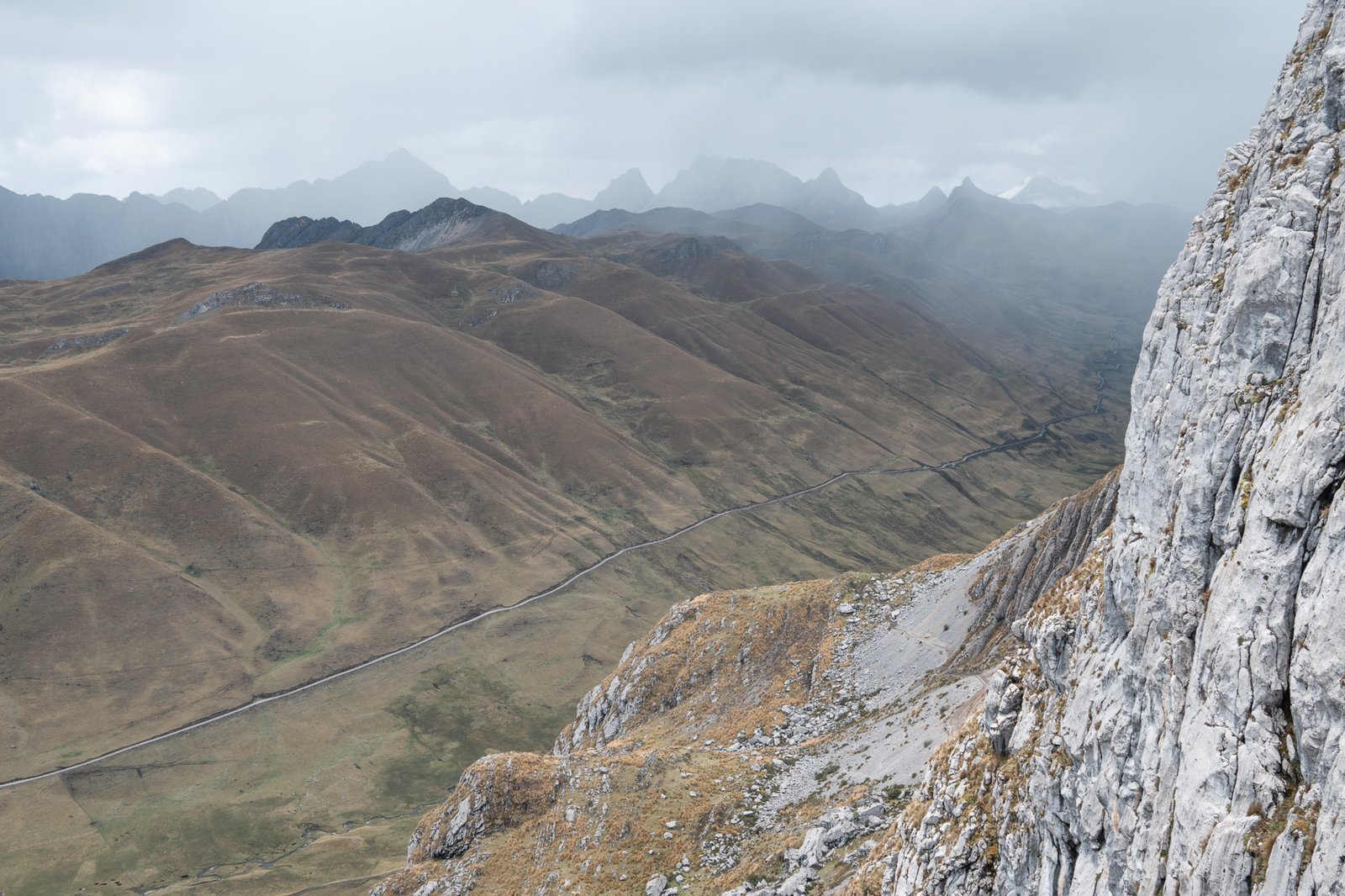 Cartelhuain trail head huayhuash