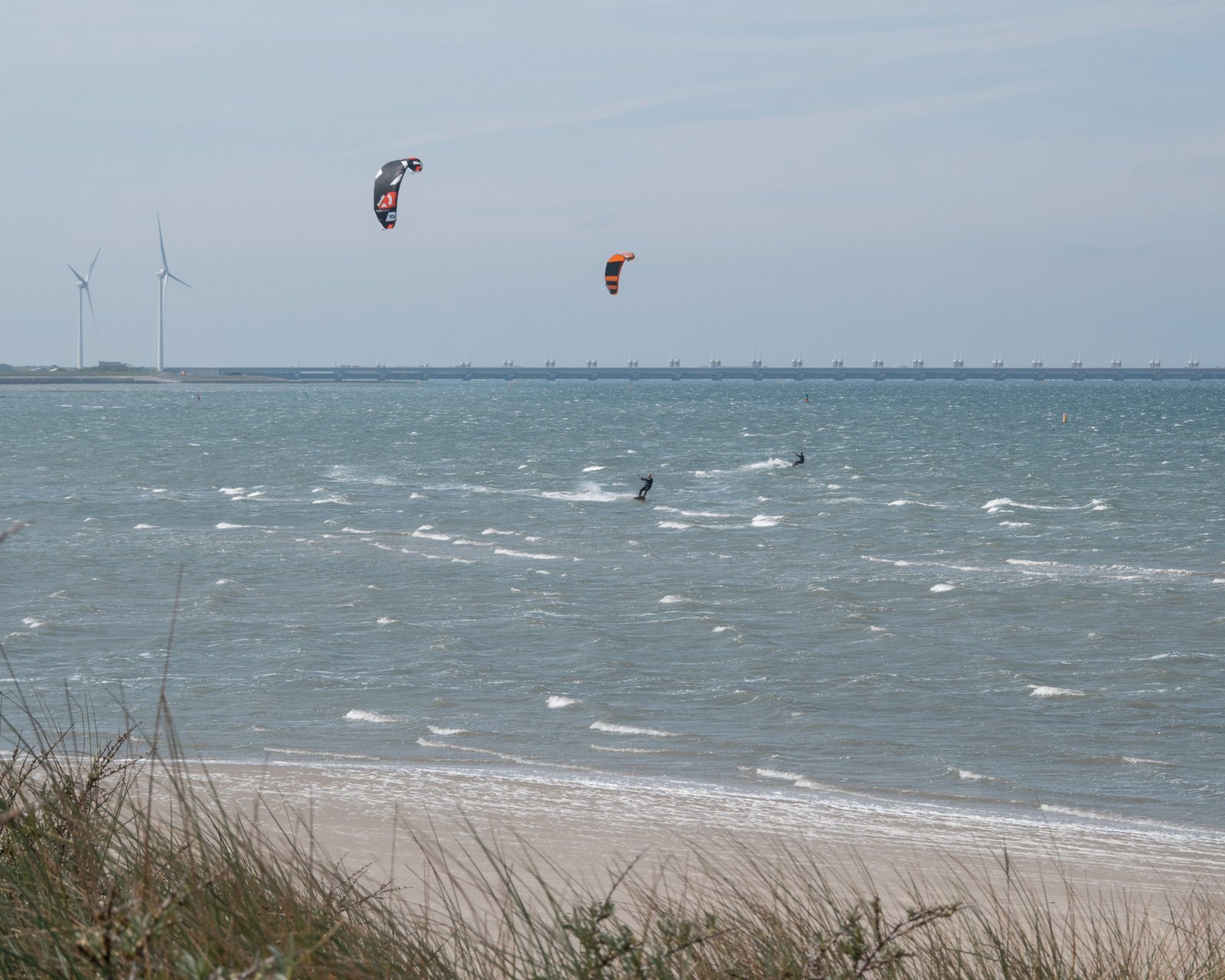 Kite surfers neeltje jans